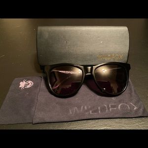 WILDFOX CATFARER SUNGLASSES